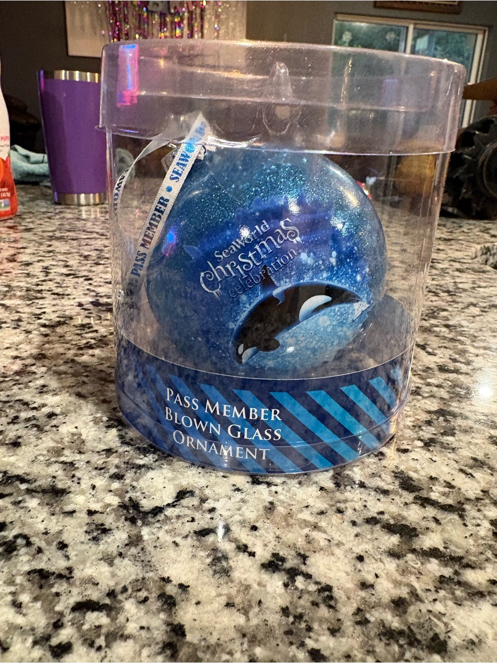 Seaworld Glass Pass Member Holiday Ornament